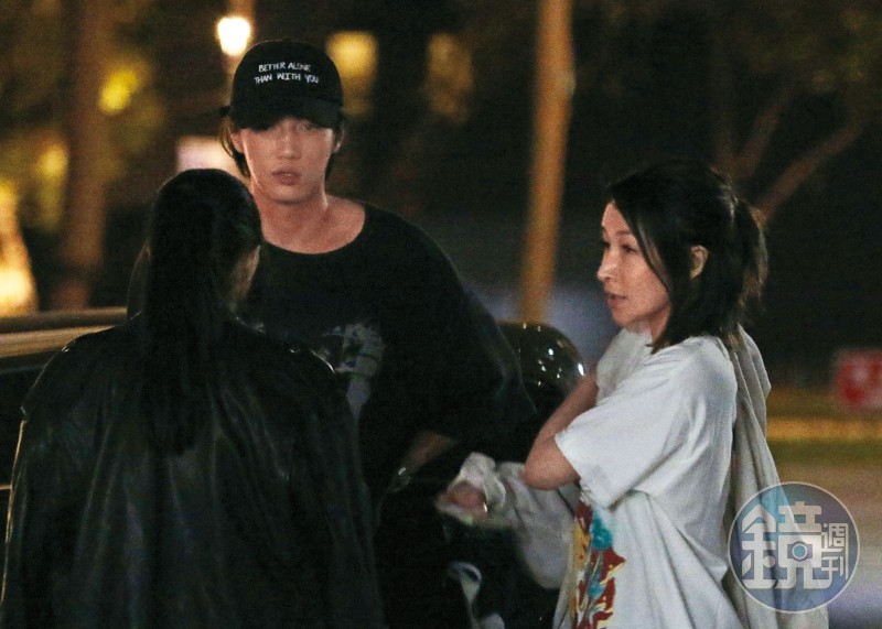 新歡伴飛喜復工3／曾砸錢助小鮮肉圓夢　蕭亞軒爆入不敷出「暫靠弟」