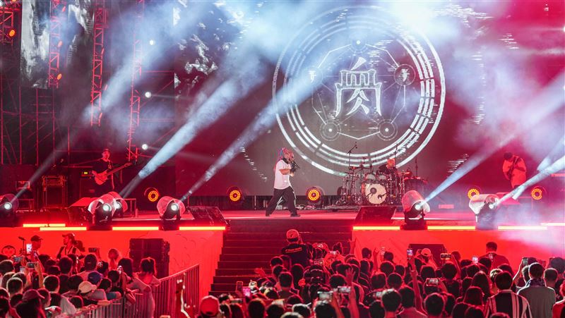 血肉果汁機主唱身體出狀況！演出震撼破音　苦喊喉嚨好痛喔