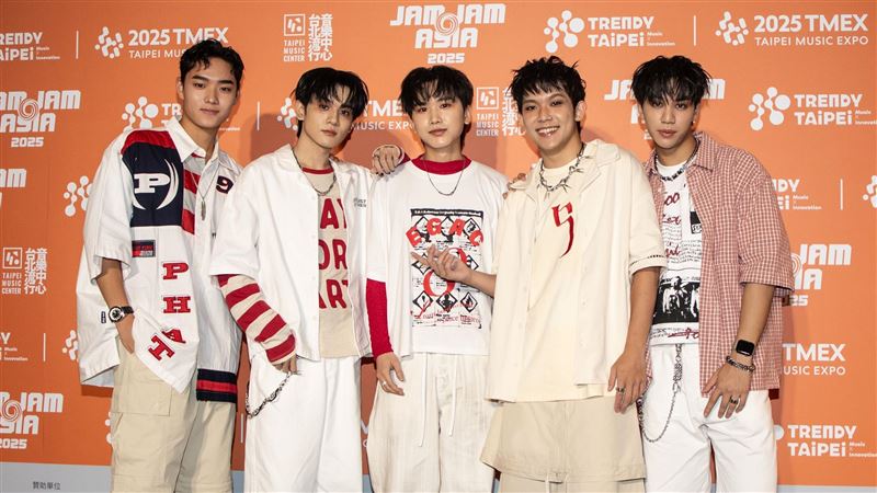 須弘道嚴重受傷緊急打針搶救!傷勢一度靠拐杖行走 腳踝膝蓋全是傷