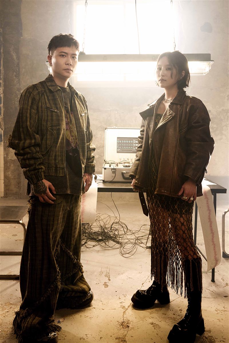 蕭秉治罕露兇狠面！測謊機「拷問金馬女星」對視竟認了：很害羞