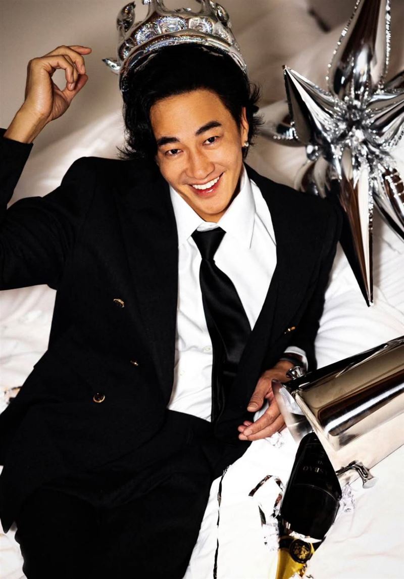 何潤東50歲了！「帥照連發」近況曝光　樂喊：記錄年過半百第一天