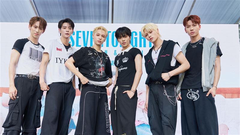 SEVENTOEIGHT韓國紅回台灣!寵粉放送驚喜 電話亭情話撩粉尖叫