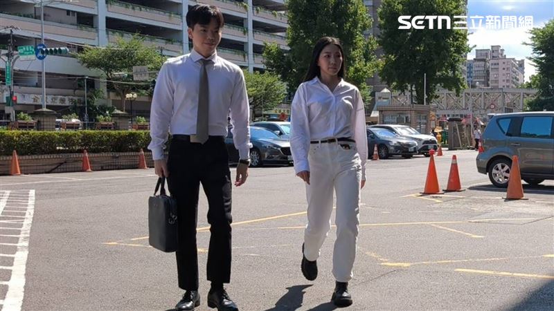 怒槓Andy老師！家寧遭起訴不認罪　庭後曬「燦笑自拍照」9字發聲