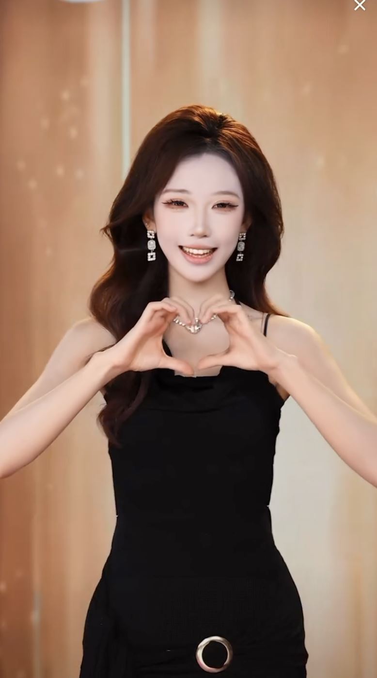 音樂突跳針…甜美楓葉姐直播生氣「變臉」搧主持人巴掌　耍狠畫面曝