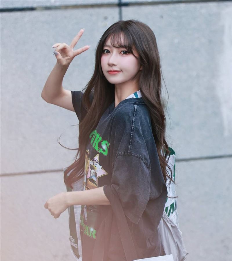 啦啦隊女神一粒變更美！無預警爆改造型「深色髮亮相」近況震撼網