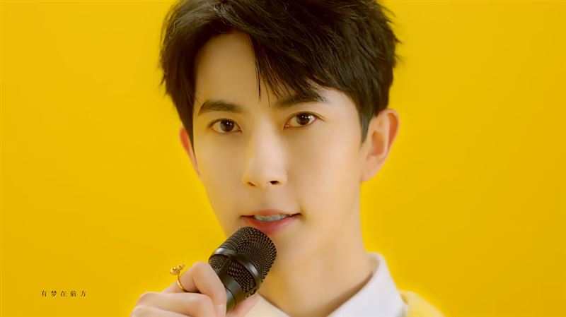 楊冪曾想簽下于朦朧遭阻擋　網看公司一重大規定！淚嘆：命運大不同