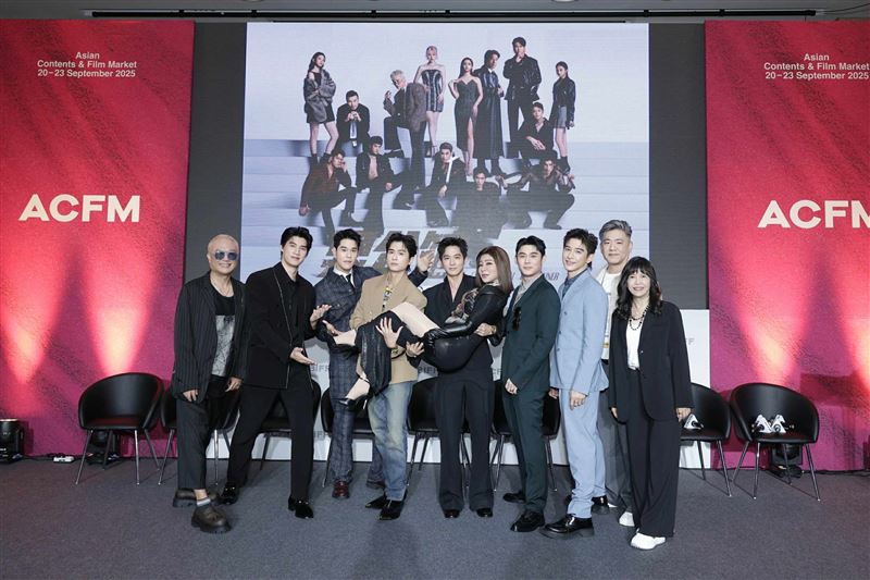 6帥集結南韓！《男公館》釜山電影節首亮相「保庇天后」同框揭神祕面紗