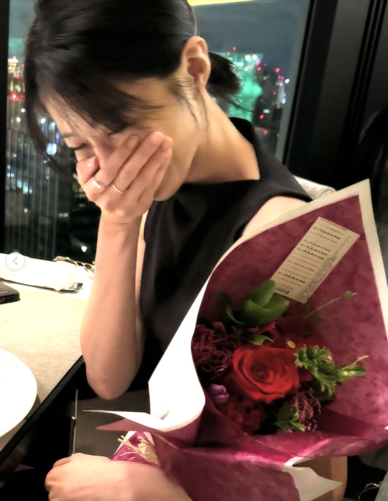 邵雨薇慶生前脫了性感爆乳　疑曬吳慷仁男友視角！粉絲「含淚按讚」祝福