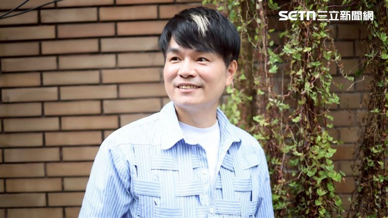 獨家/警察持槍破門逮人!驚見超大咖男歌手 得罪粉絲慘遭舉報