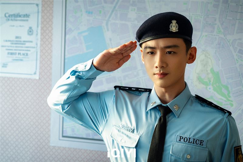 《難哄》白敬亭帥度升級　操練壯碩身材荷爾蒙炸裂！被讚「西裝暴徒」