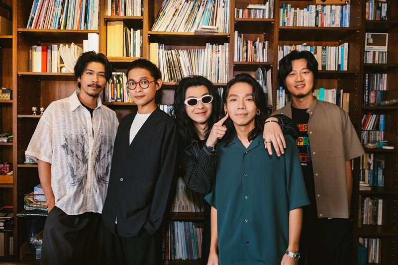 史上最小歌手是她！親爸竟是「金曲樂團成員」滿月超狂豪禮不手軟