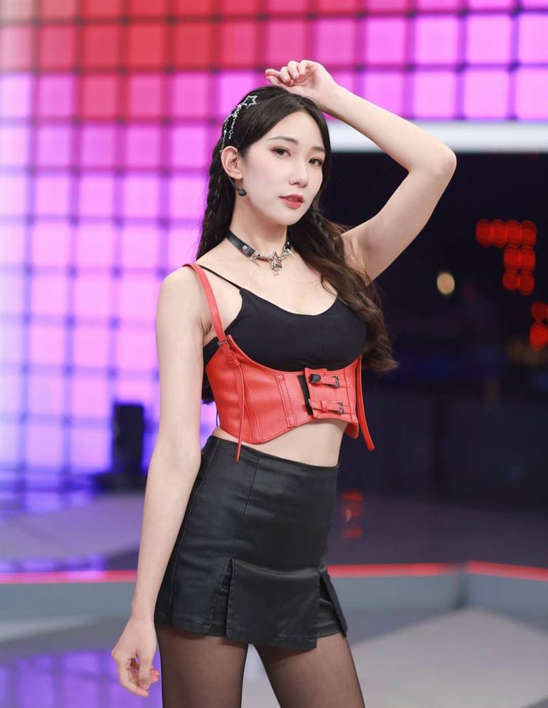 啦啦隊女神7年前青澀舊照出土！「長得不一樣」遭疑整形　本尊回擊了