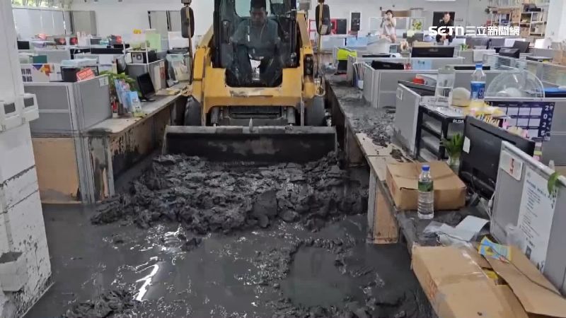 黑泥水覆蓋復興鄉！天后闆妹「分3筆」捐100萬　演藝圈還有他們送暖花蓮