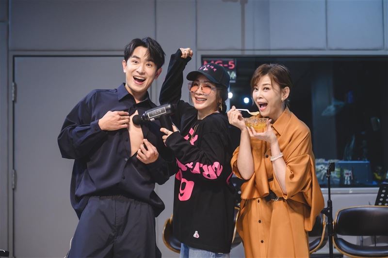 陳美鳳暖心探班！《百味》陳謙文合體方馨開唱　盈餘全數捐贈重建花蓮