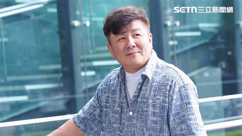 菜市場豬肉攤老闆驚見是超大咖歌王！欠債改行賣肉　債務金額高達2千萬