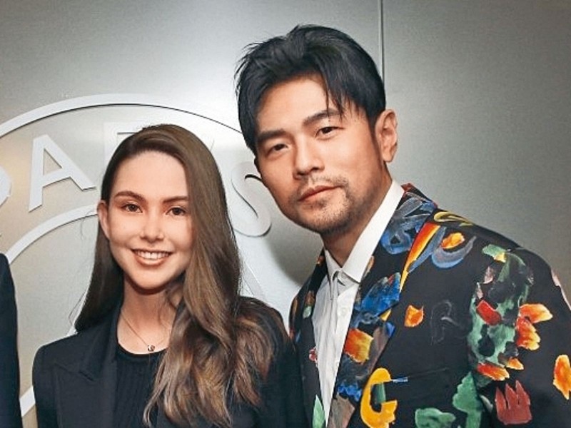 年齡鴻溝沒問題！女星17歲認識天王　相差15歲被寵成公主