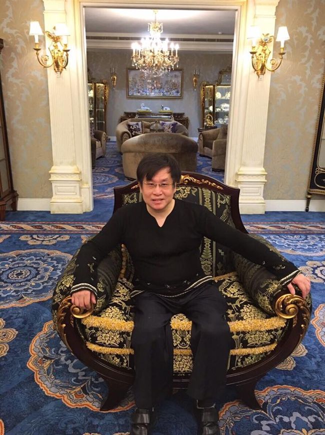 歌手坐輪椅怒控深圳機場「沒人性」冷眼看 鄭智化:連滾帶爬進飛機