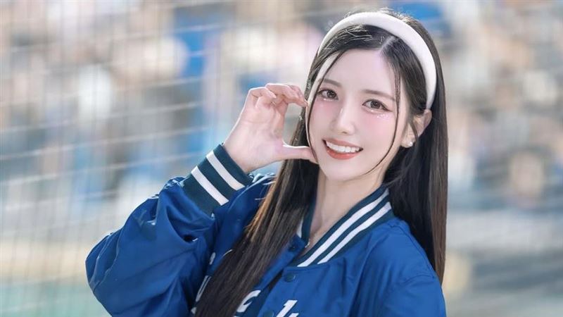 南珉貞表演出事！跳一半慘摔趴地「痛到起不來」畫面曝　傷勢曝光