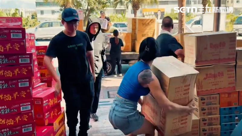 花蓮災區驚見「正妹1次搬4箱物資」！身分竟是金牌國手　網讚：強得離譜