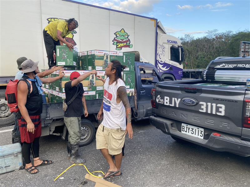 杜詩梅號召水槍超人！突爆100名戰力　含淚發聲：一定要保護自己