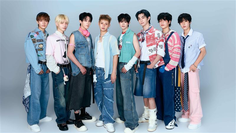 ARKis滿週年見面會！寵粉無極限　送福利「擊掌、合照、拍立得」