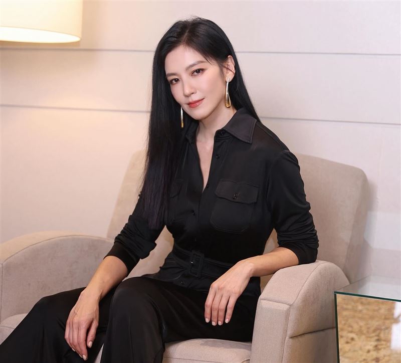 林熙蕾90歲父肺炎病逝！今低調舉辦追思會　曾馨瑩、林心如現身弔唁