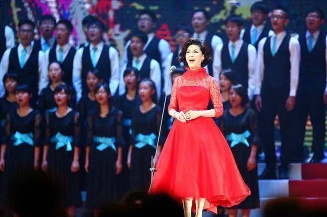 台灣雙十國慶！最美麗主持人白嘉莉公開表態了　「真實近況」曝光