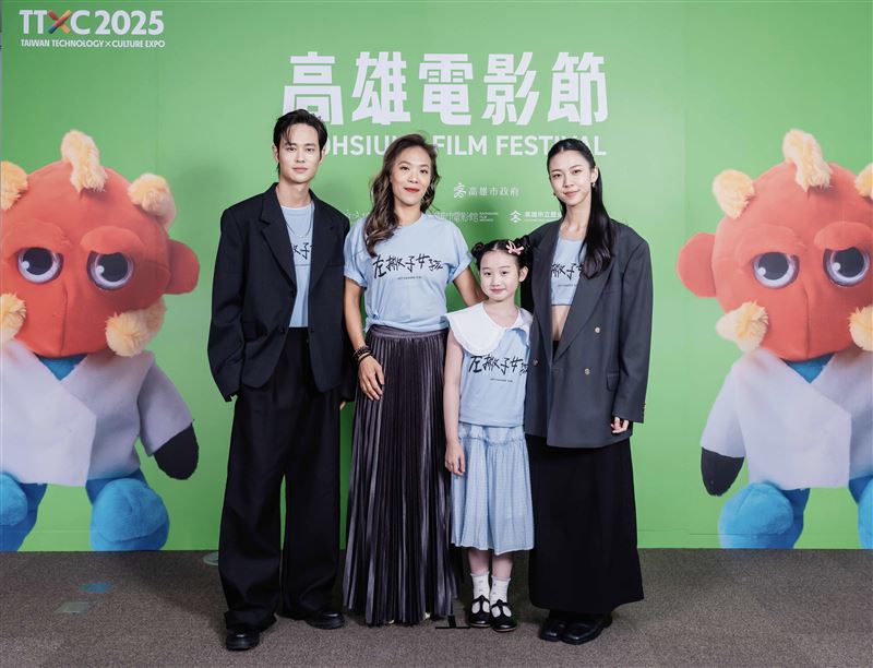 通化夜市長腿嫩妹闆娘！一看竟是「大咖辣模女星」擺攤內幕曝光