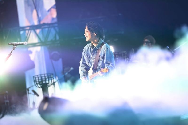 優里首來台就攻蛋!沒唱中文版〈乾燥花〉散場卻偷偷放 1首歌逼哭萬人