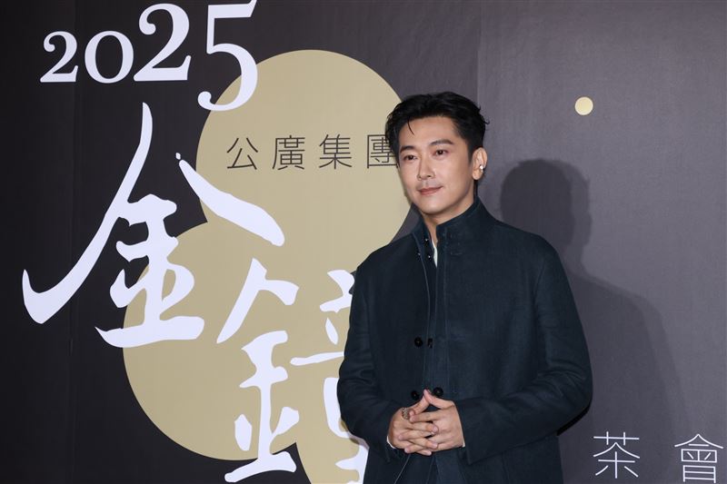 黃冠智回味吻戲竟「舔嘴唇」　施名帥嚇喊：守男德！曝老婆朱芷瑩吃醋