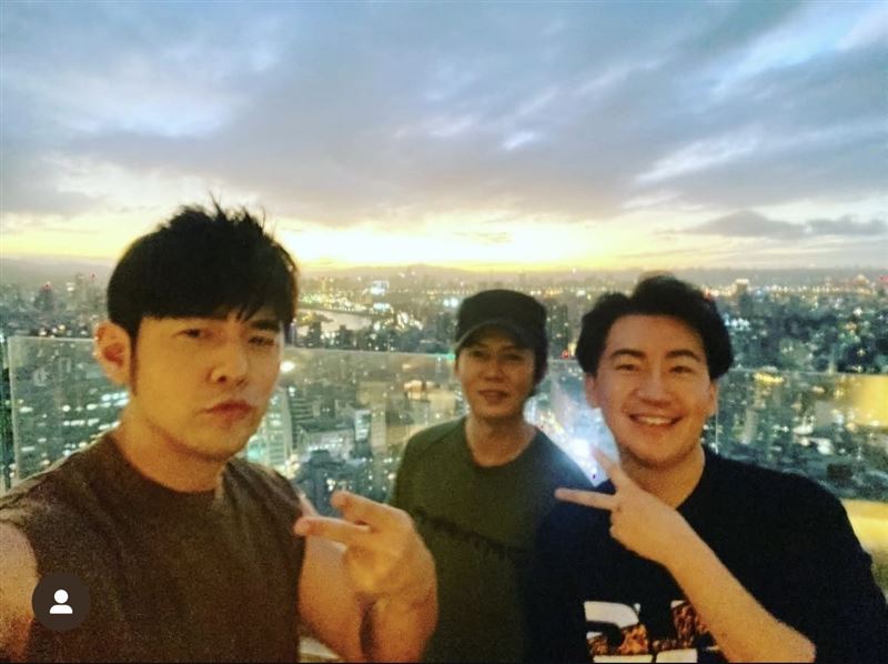 周杰倫罕見暴怒！大動作警告魔術師好友搞消失　下秒直接取消關注