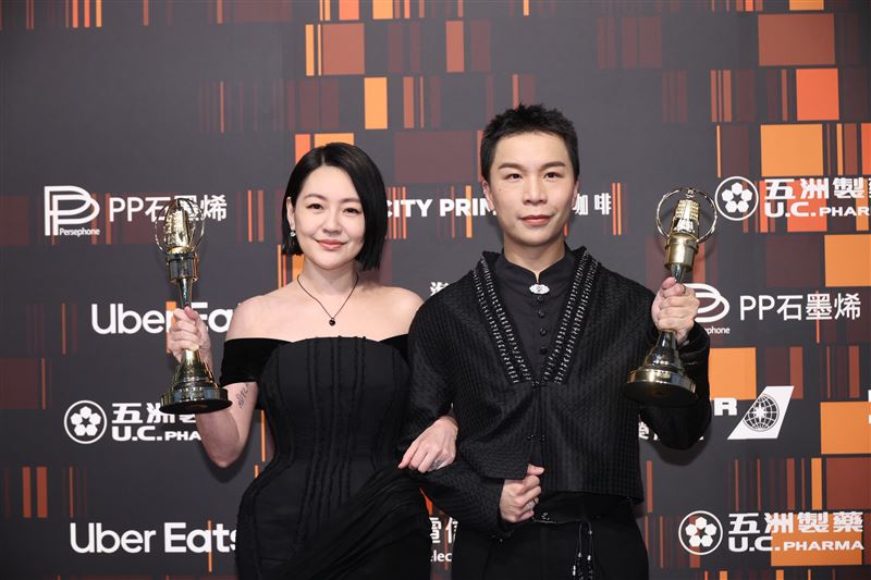 小S、派翠克奪獎全場哭爆！評審揭「壓倒性勝出」關鍵：不是因為大S