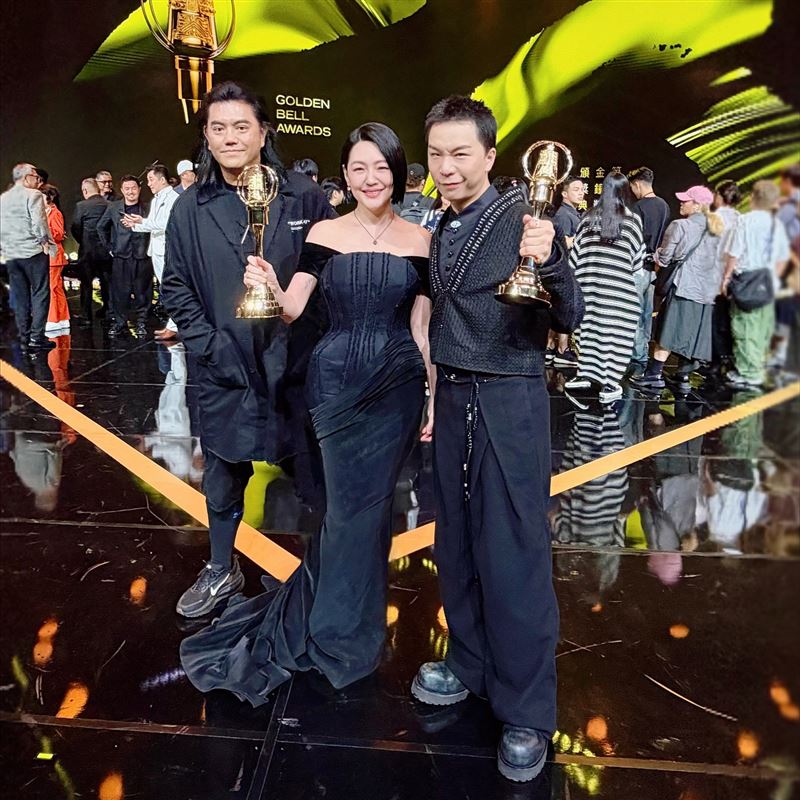 小S爆哭奪金鐘獎！典禮前「私訊對話流出」掛念1事　B2暖心安慰