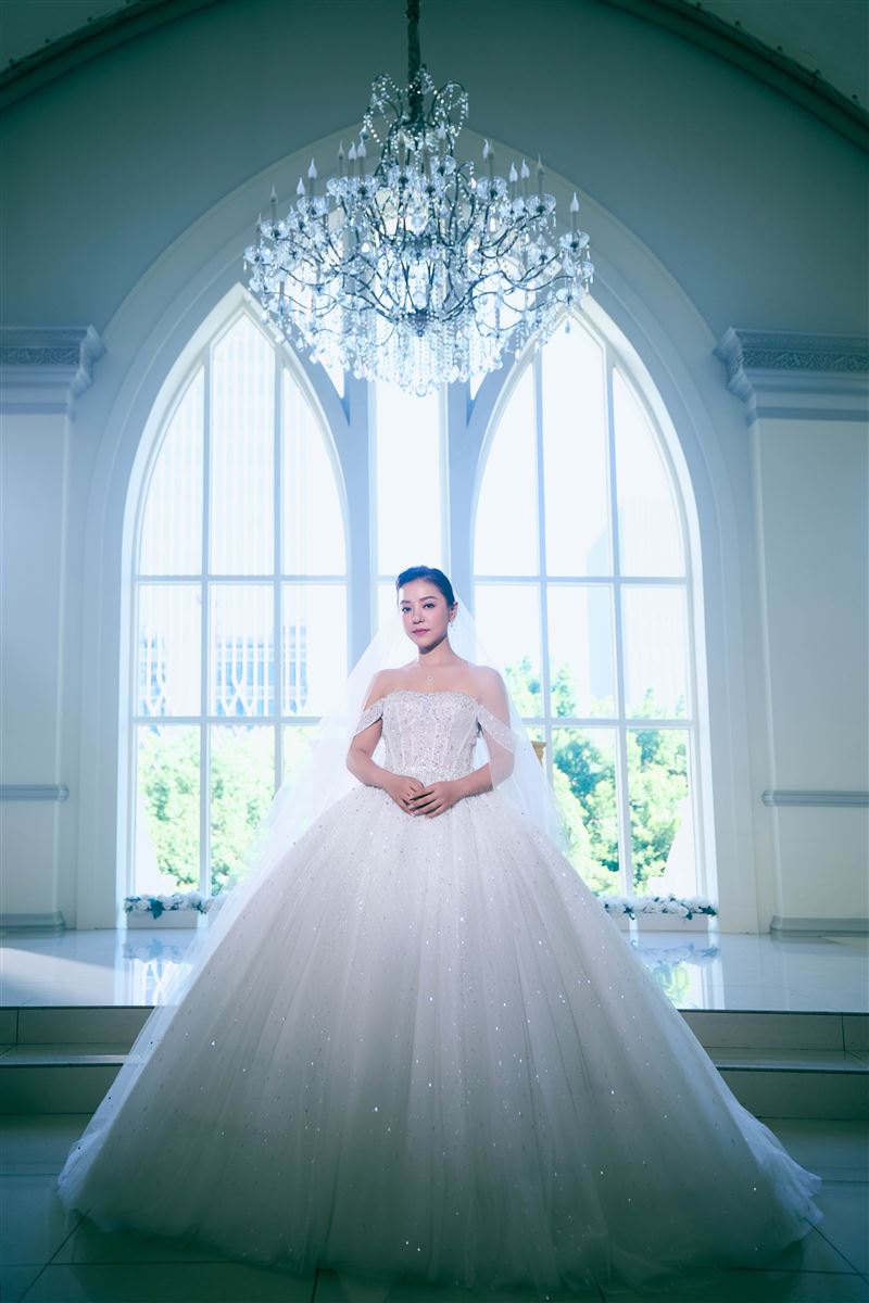 丁噹不藏了!公開「絕美婚紗照」宣布雙喜臨門 新郎真面目曝光