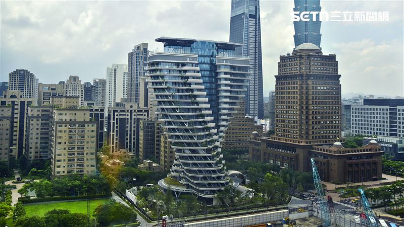 被爆砸12億買陶朱隱園　黃立成爆粗口回應了