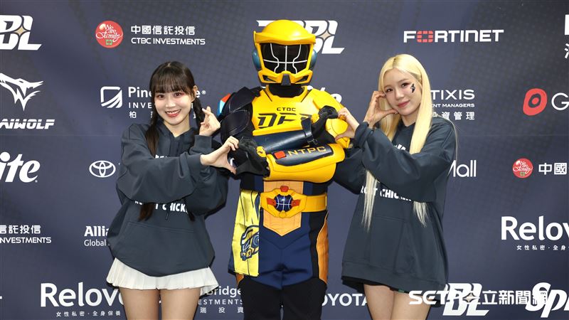 TPBL／特攻吉祥物桑德、兄弟吉祥物小翔哪個可愛？　邊荷律回答很有智慧