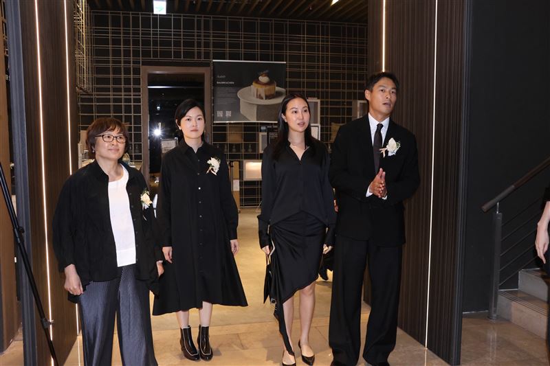 公公驟逝！楊祐寧妻子寫下千字文　憶臨終前走完最後一哩路過程