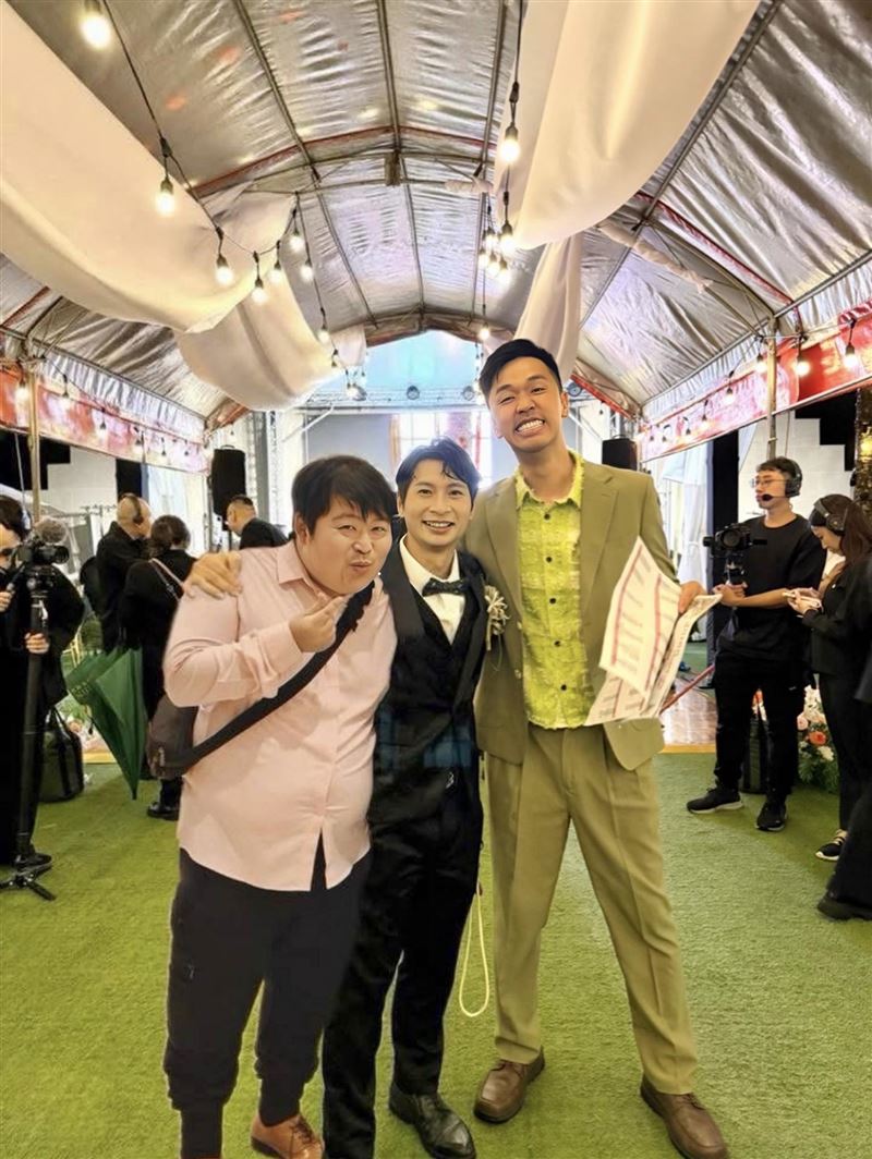 逸祥婚禮特別留位給山豬!香蕉曝「夢想中合照」網淚 逸祥感動:要哭了