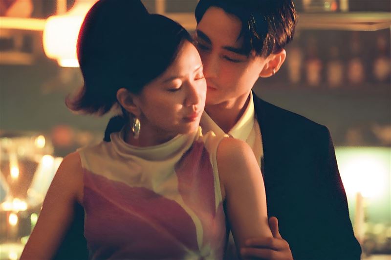 共享飲料愛加溫/10年好友擦出火花 9m88與章廣辰「約會足跡」遍布台北