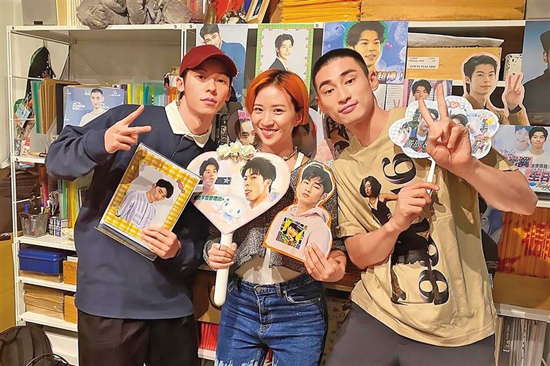 共享飲料愛加溫／大學畢業當天結緣！9m88、章廣辰IG同款作品愛苗藏不住