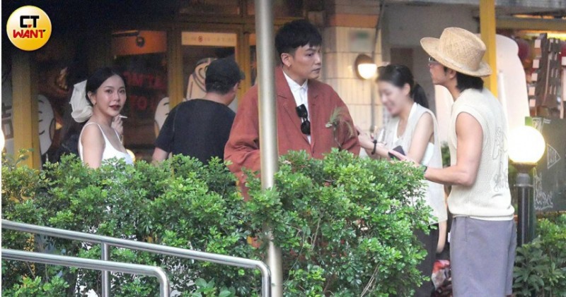 直擊柯家洋結婚派對！王大陸女友在場照樣逗妹　柯震東喝掛癱軟被抬出