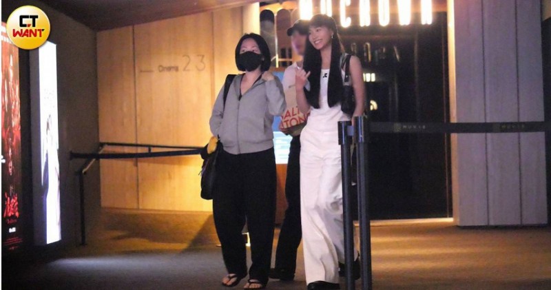 將與蔡康永重現「康熙」　直擊小S攜女影城看片對「偽女婿」耳提面命