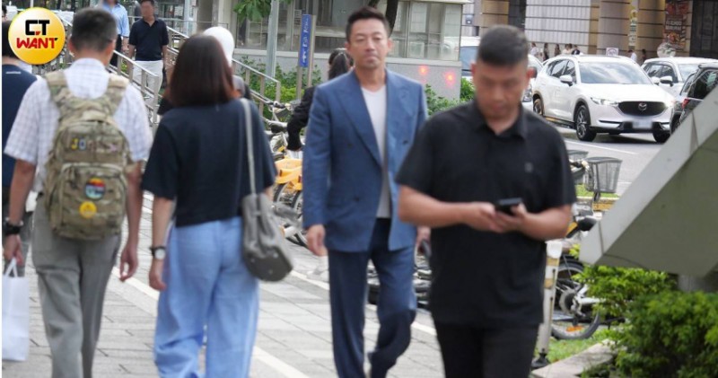 汪小菲偕新婚妻回台顧小孩　Mandy帶兒子吃高檔火鍋