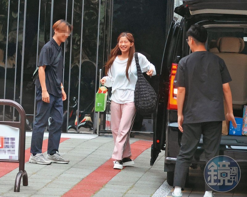 獲富邦悍將續約!直擊啦啦隊女神李珠珢下班真實模樣 公主病神速痊癒