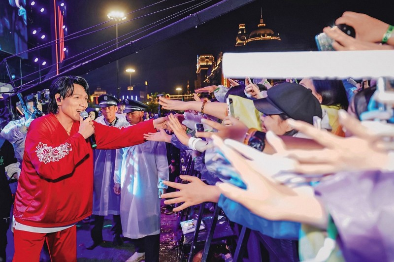 買下整層2戶打通「梯廳堆滿雜物」 管委會公告遭楊宗緯無視