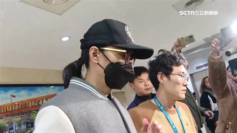 王薀降2神蹟信了…李威曝入教原因：演藝圈找不到平靜「如今感諷刺」