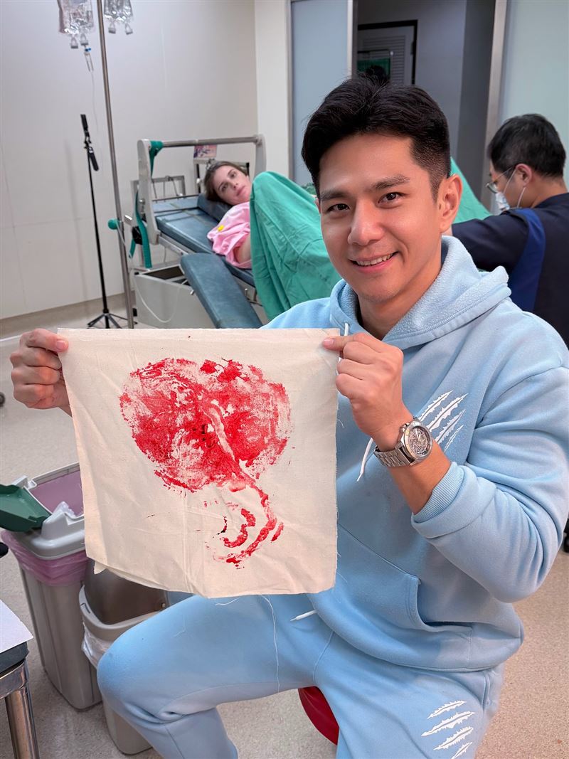 恭喜佳娜生了！祖雄宣布二度當爸得子激喊：「一家四口」的新旅程