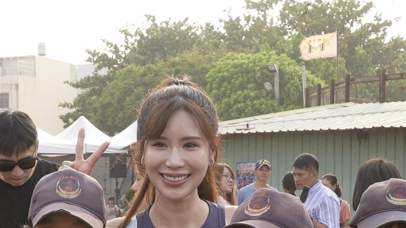 「最美MC」沐妍深入偏鄉 4傳奇球星全來了!上演少棒對決