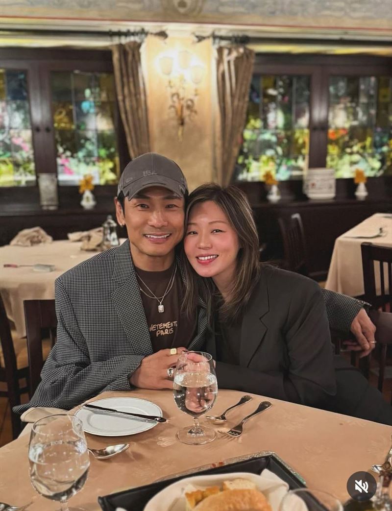 63歲杜德偉公開「貼老婆臉頰」放閃照 結婚13年告白:愛你如初