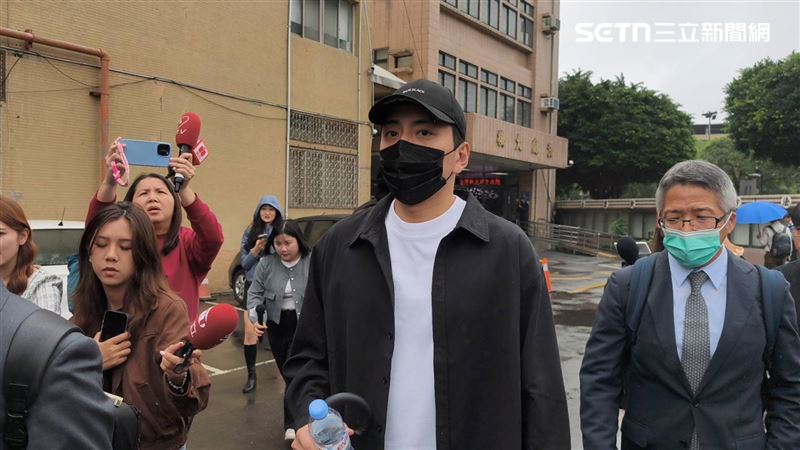 被問：是否擔心被中國列為劣跡藝人？王大陸沉默了